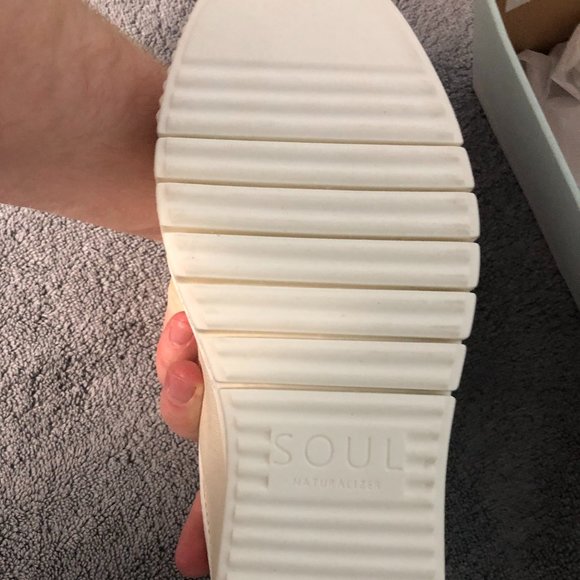 White sneakers soul neutralizer - Picture 3 of 4